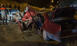 Sivas'ta iki otomobilin çarpıştığı kazada 1 kişi öldü, 5 kişi yaralandı