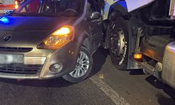 Eskişehir'de tırın otomobile çarpmasıyla maddi hasarlı kaza meydana geldi