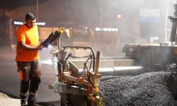 Gece mesaisiyle 2. Arabacılar Caddesi’nde yollar yenileniyor