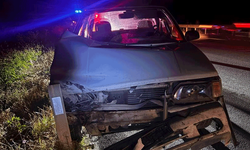Kütahya'da bariyerlere çarpan otomobilin sürücüsü yaralandı