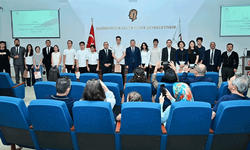 Vali Yılmaz, YKS ve LGS’de tam puan alan öğrencilerle bir araya geldi