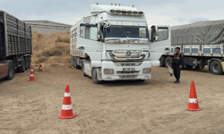 Afyon'da kullandığı tırın içinde ölü bulundu