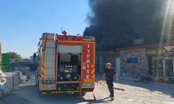Balıkesir'de ’de korkutan yangın: 5 iş yeri zarar gördü