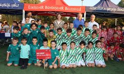Başkan Ünlüce minik kramponların zafer coşkusuna ortak oldu