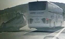 Bolu'da hafif ticari araç, yolcu otobüsünün önüne savruldu