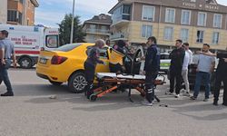Bursa'da taksi ile otomobil çarpıştı: 2 yaralı