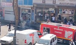 Diyarbakır'da hareket halindeki motosiklet alevlere teslim oldu