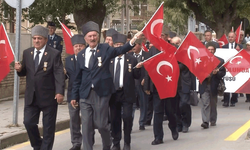 Eskişehir’de Gaziler Günü'nde bando eşliğinde anlamlı yürüyüş