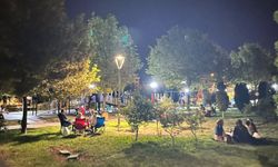 Eskişehir’de vatandaşlar parkta açık havanın keyfini çıkardı