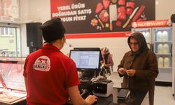 Halk Et Marketler 1 yaşında