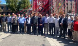 İYİ Parti’den Eskişehir’in 104’üncü yılı dolayısıyla Atatürk Anıtı’na çelenk!