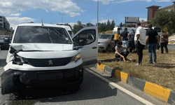 Kastamonu’da otomobil ile hafif ticari araç çarpıştı: 3 yaralı