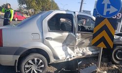 Kütahya-Eskişehir yolunda iki otomobil çarpıştı: 6 kişi yaralandı