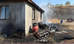 Manisa’da ev yangını paniğe neden oldu