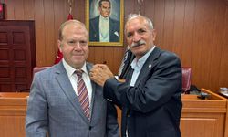 Odunpazarı’nda Baha Güngör’e CHP rozeti takıldı!