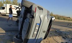 Sivrihisar'da kontrolden çıkan otomobil yan yattı: 1 yaralı