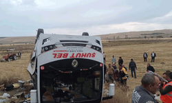 Afyon'da midibüs devrildi: 25 yaralı