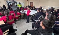 Afyonkarahisar'da jandarma 2 bine yakın öğrenciye eğitim verdi