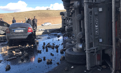 Ağrı'da tır ve otomobilin çarpıştı: 4 ölü