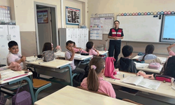 Bilecik'te jandarma, öğrencileri okulda bilgilendirdi