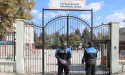 Eskişehir'de polis ekiplerinden okullar ve çevrelerine sıkı takip
