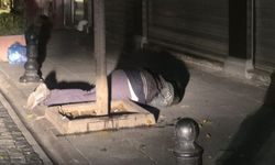 Eskişehir'de sokak ortasında bayılan şahıs mahalle sakinlerini tedirgin etti