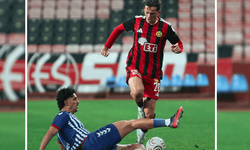 Eskişehirspor-Etimesgut maçında ilk yarı sona erdi: 0-0