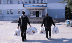 ETO'dan 500 öğrenciye kışlık ayakkabı yardımı