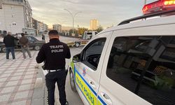 Karaman'da otomobil beton duvara çarptı: 1 yaralı
