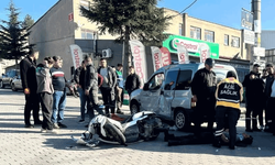 Kütahya Tavşanlı'da otomobil ile motosiklet çarpıştı: 1'i ağır 2 yaralı