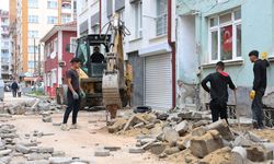 Tepebaşı'nda merkez mahallelerde yollar ve kaldırımlar yenileniyor