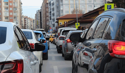 Trafiği engelleyen araç sürücülerine 180 bin TL ceza geliyor