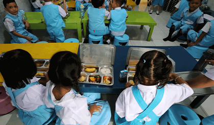 Endonezya’da ücretsiz okul yemeklerinden zehirlenenlerin sayısı 9 bini geçti