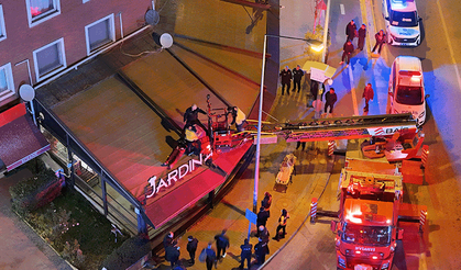 Eskişehir’de 8 katlı apartta tehlikeli düşüş