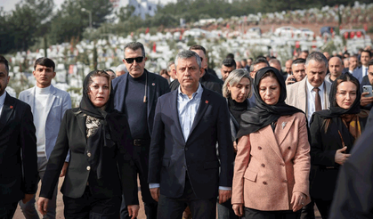 Ünlüce'den deprem bölgesine anlamlı ziyaret: "Unutmadık, unutturmayacağız"