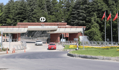 Anadolu Üniversitesi’nden bayrak açıklaması: “İşlemler başlatıldı”