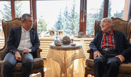 CHP lideri Özgür Özel, Büyükerşen ile bir araya geldi