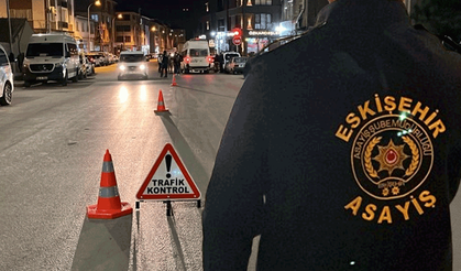 Eskişehir’de şok denetim: Firariler yakalandı, yasaklı madde ele geçirildi