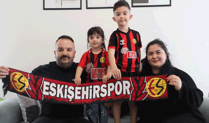 Eskişehirspor sevdası yaş tanımıyor: Minik taraftar harçlıklarını bağışladı