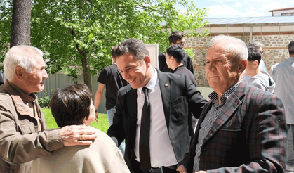 Başkan Dökmeci ilçe halkıyla bayramlaştı! Birlik mesajı verdi