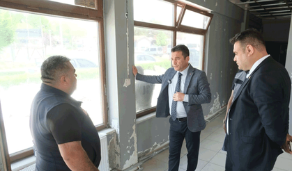 Başkan Dökmeci çalışmaları yerinde inceledi: Sivrihisar’da spor kompleksinde yoğun çalışma