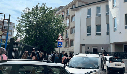 Eskişehir’de LGS heyecanı başladı, aileler okul önlerinde bekliyor
