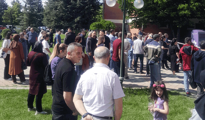 Eskişehir'de YKS heyecanı okul önlerine taştı