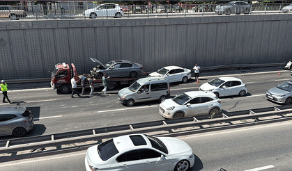 Eskişehir'de 3 araç birbirine girdi: 2 yaralı