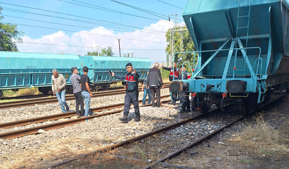 Eskişehir’de vagonun üzerine çıkan baba ve oğluna yüksek gerilim hattındaki elektrik çarptı