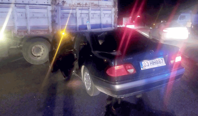 Eskişehir’de korkutan kaza: Kavşakta çarpıştılar 