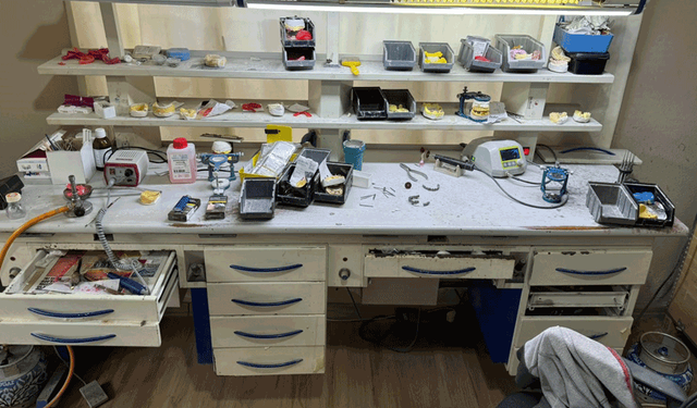 Adana’da kaçak diş kliniğine baskın: Yedi gözaltı