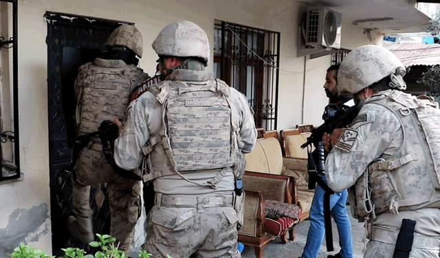 Eskişehir'de operasyon: Müşteri ararken yakalandılar