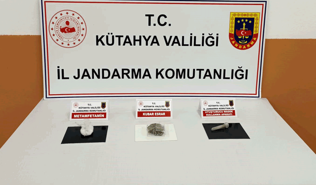 Kütahya'da şüpheli araçtan uyuşturucu çıktı: Tutuklandı