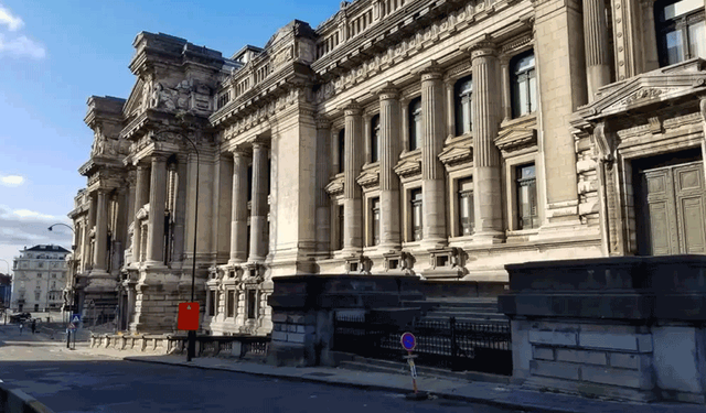 Brüksel Adalet Sarayı’nda bomba paniği